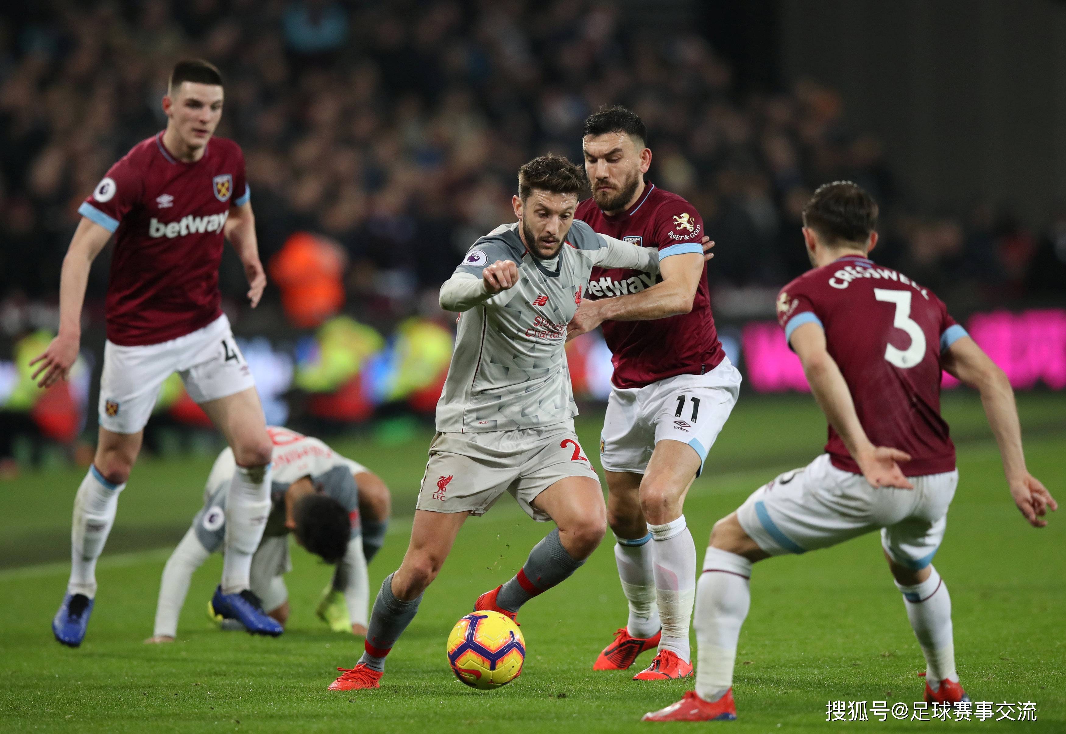 勇士老将挺身而出定胜局